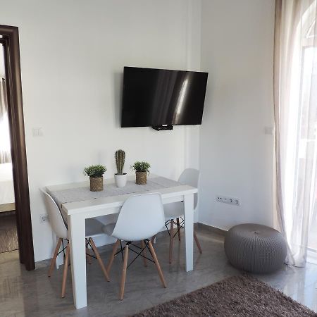Tropicoco Apartments Tivat Bagian luar foto