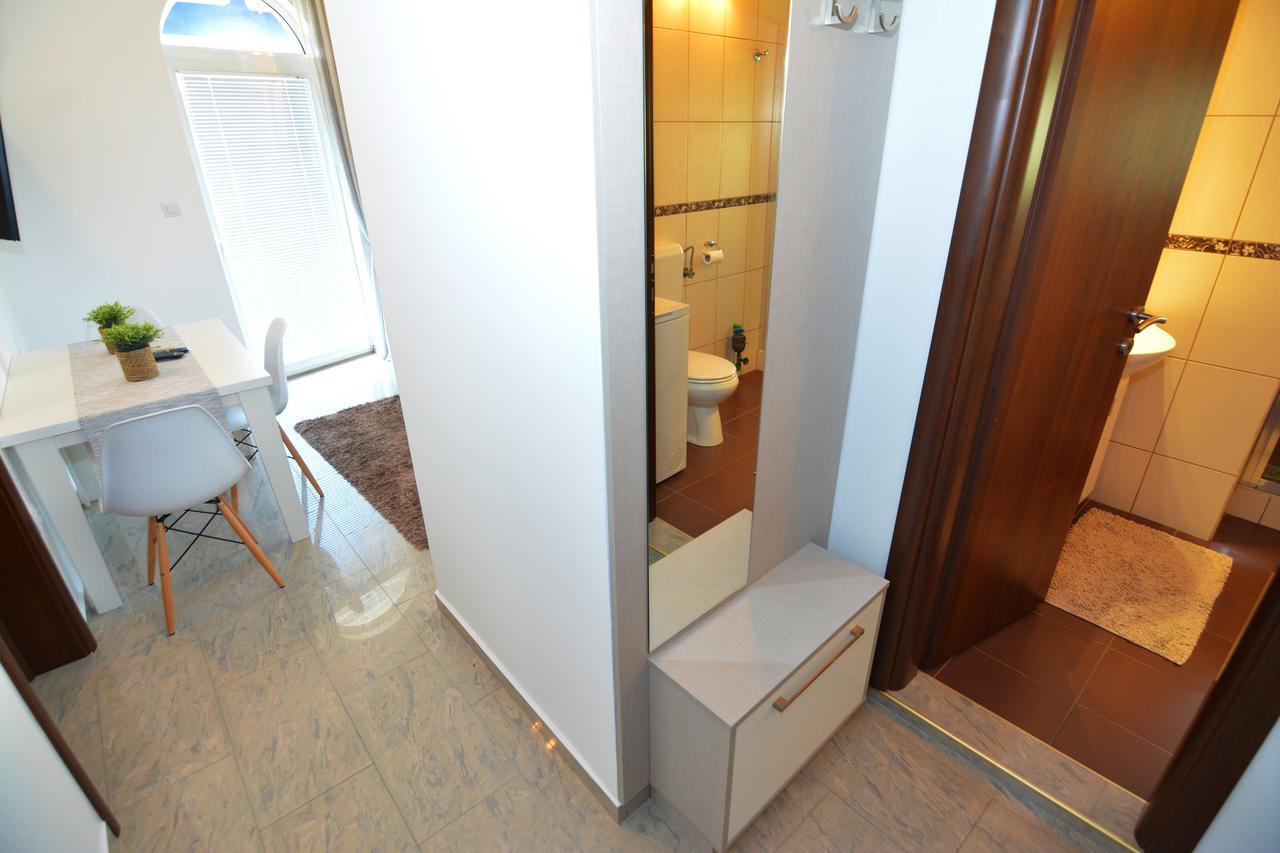 Tropicoco Apartments Tivat Bagian luar foto