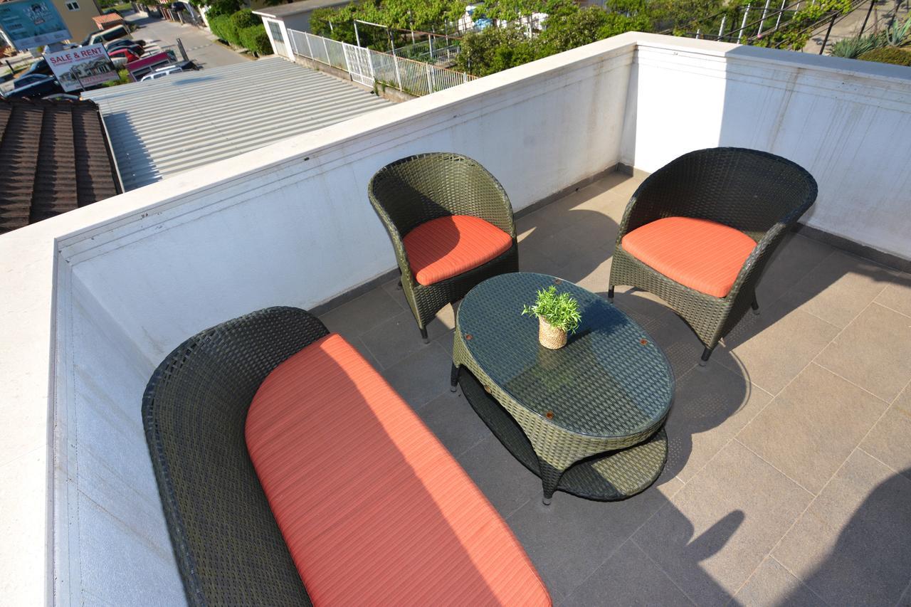Tropicoco Apartments Tivat Bagian luar foto