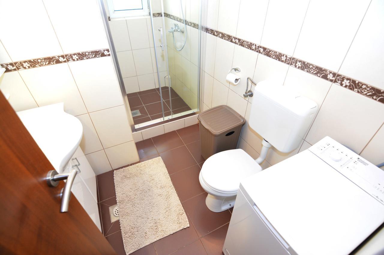Tropicoco Apartments Tivat Bagian luar foto