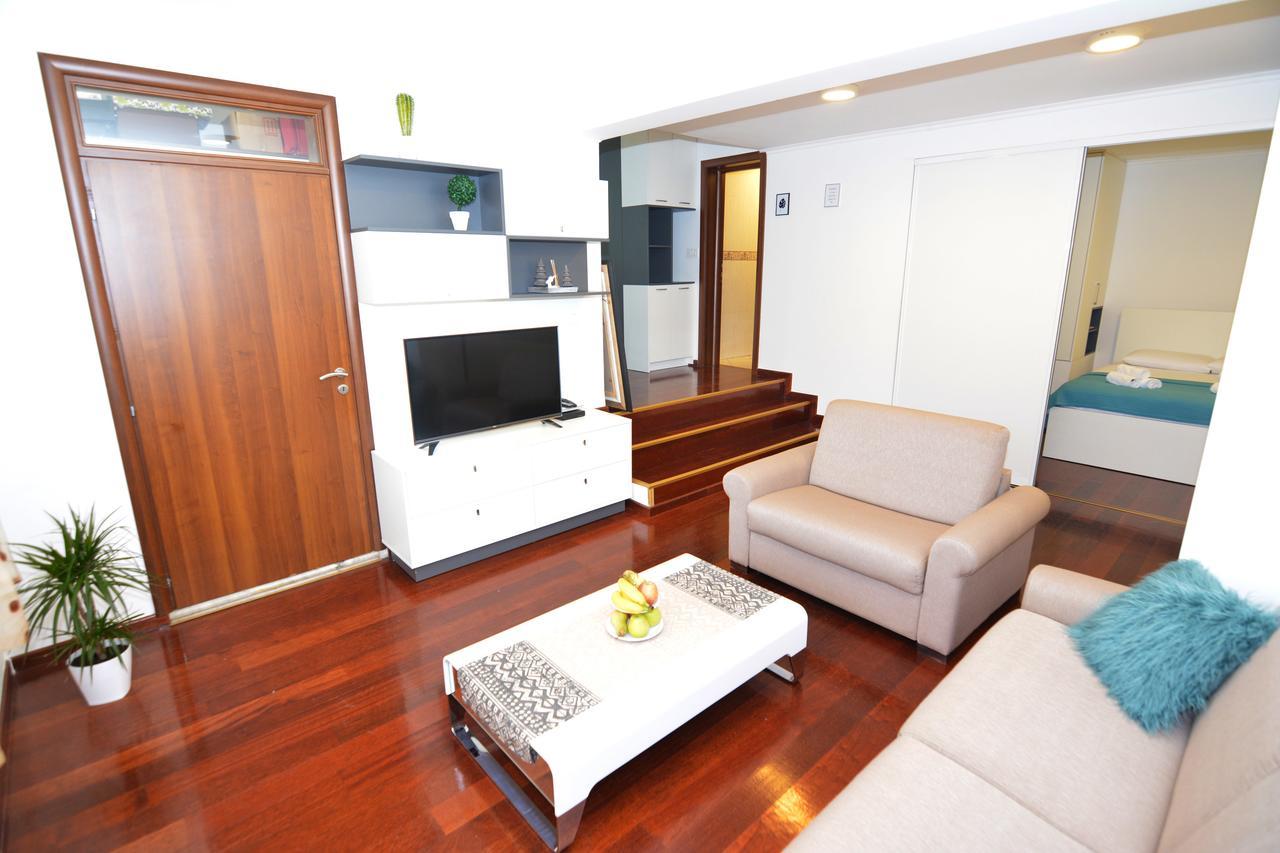 Tropicoco Apartments Tivat Bagian luar foto