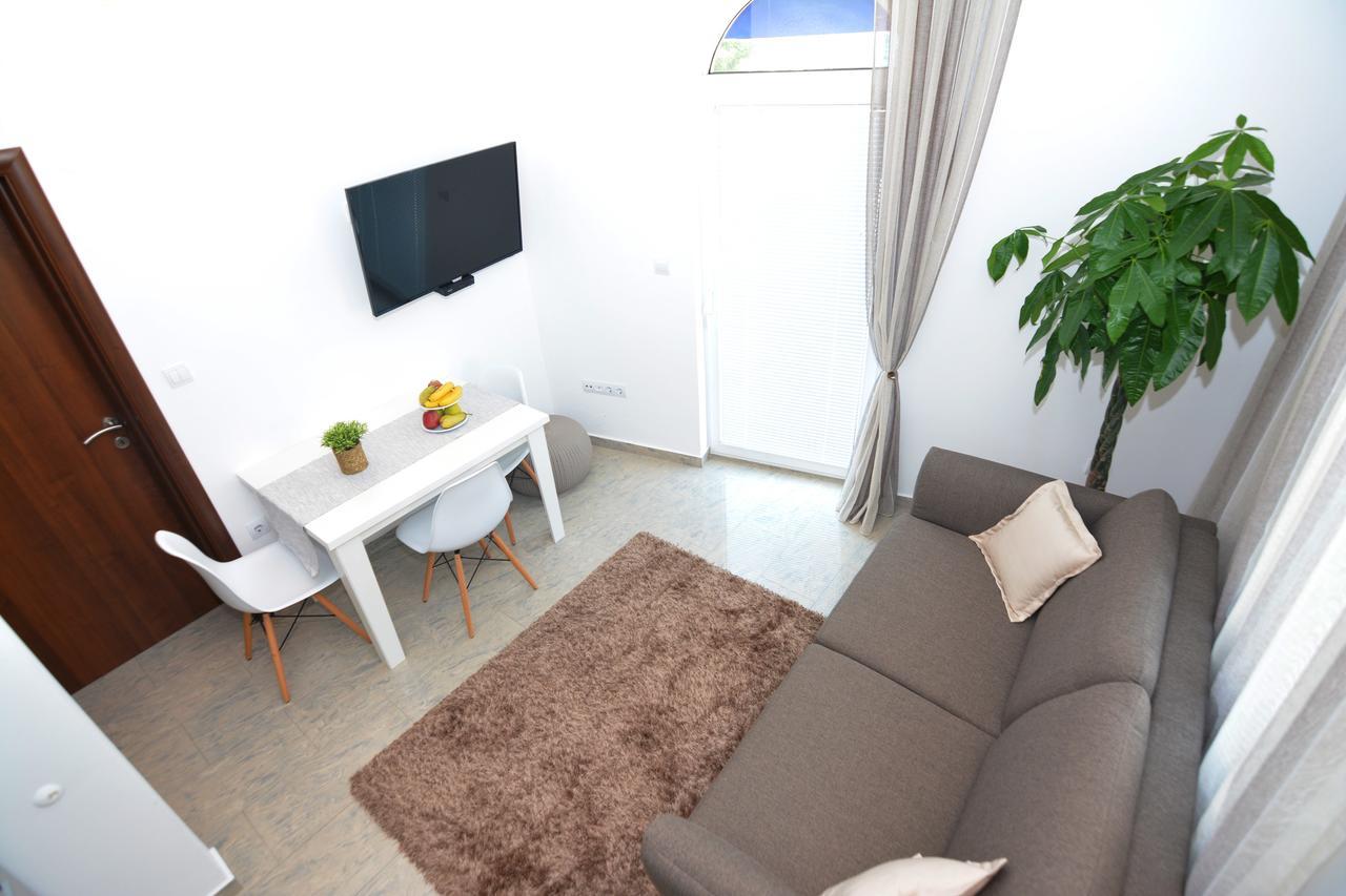 Tropicoco Apartments Tivat Bagian luar foto