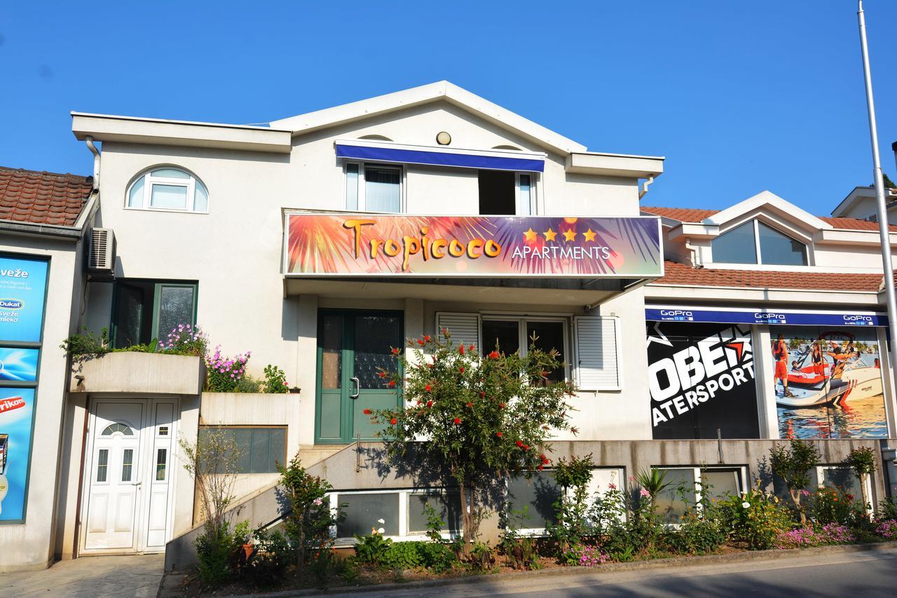 Tropicoco Apartments Tivat Bagian luar foto